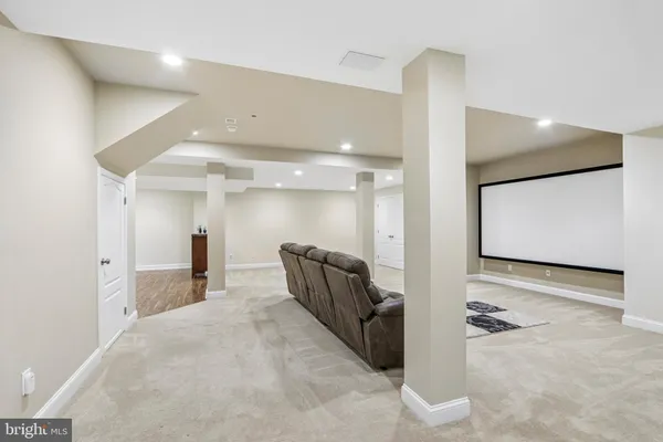 $725,000 | 33 Venuti Drive, Aston, PA 19014