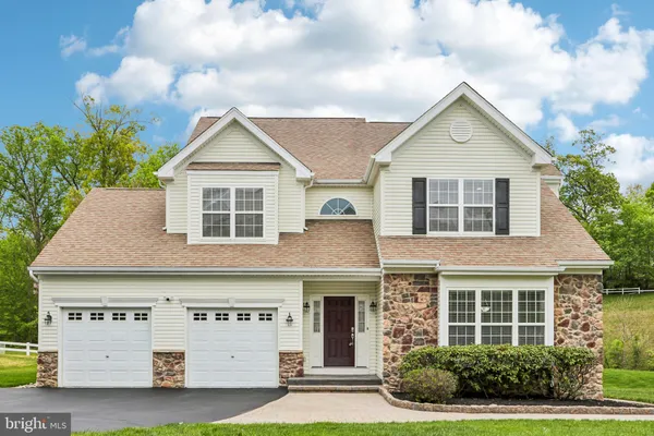 $725,000 | 33 Venuti Drive, Aston, PA 19014