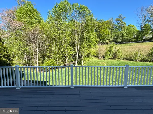 $725,000 | 33 Venuti Drive, Aston, PA 19014