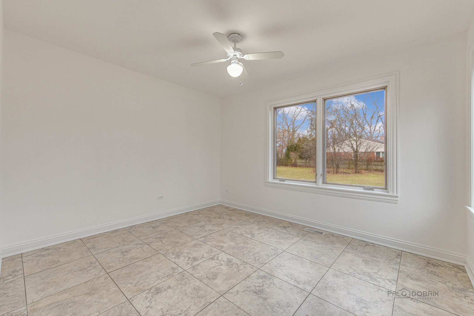 216 Green Bay Road Lake Bluff, IL 60044 - Photo 13 of 35 a view of an empty room with a window