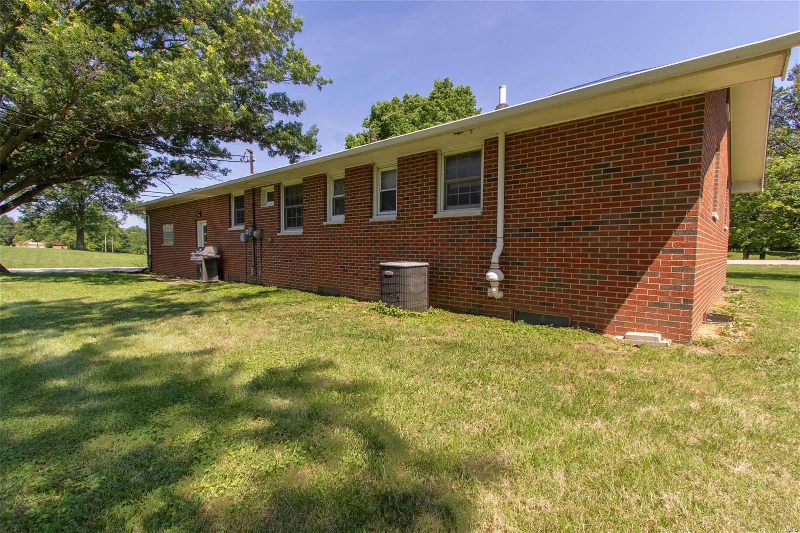 13804 St Rose Road Highland, IL 62249 - Photo 23 of 27