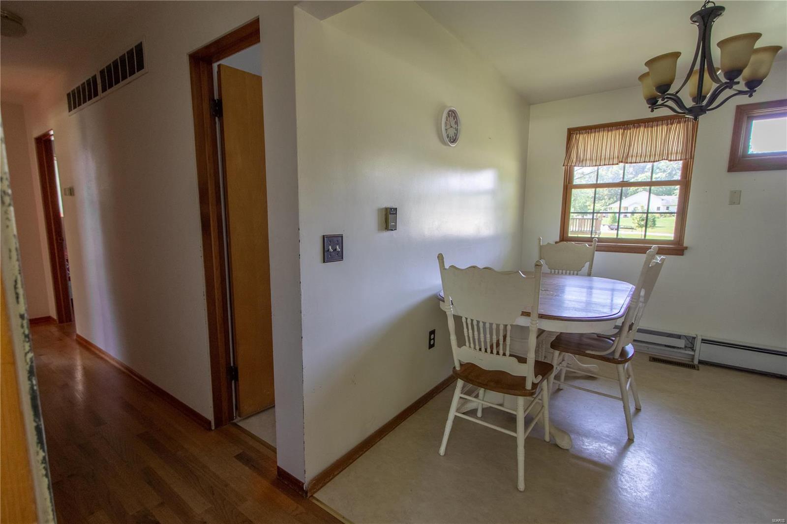 13804 St Rose Road Highland, IL 62249 - Photo 5 of 27