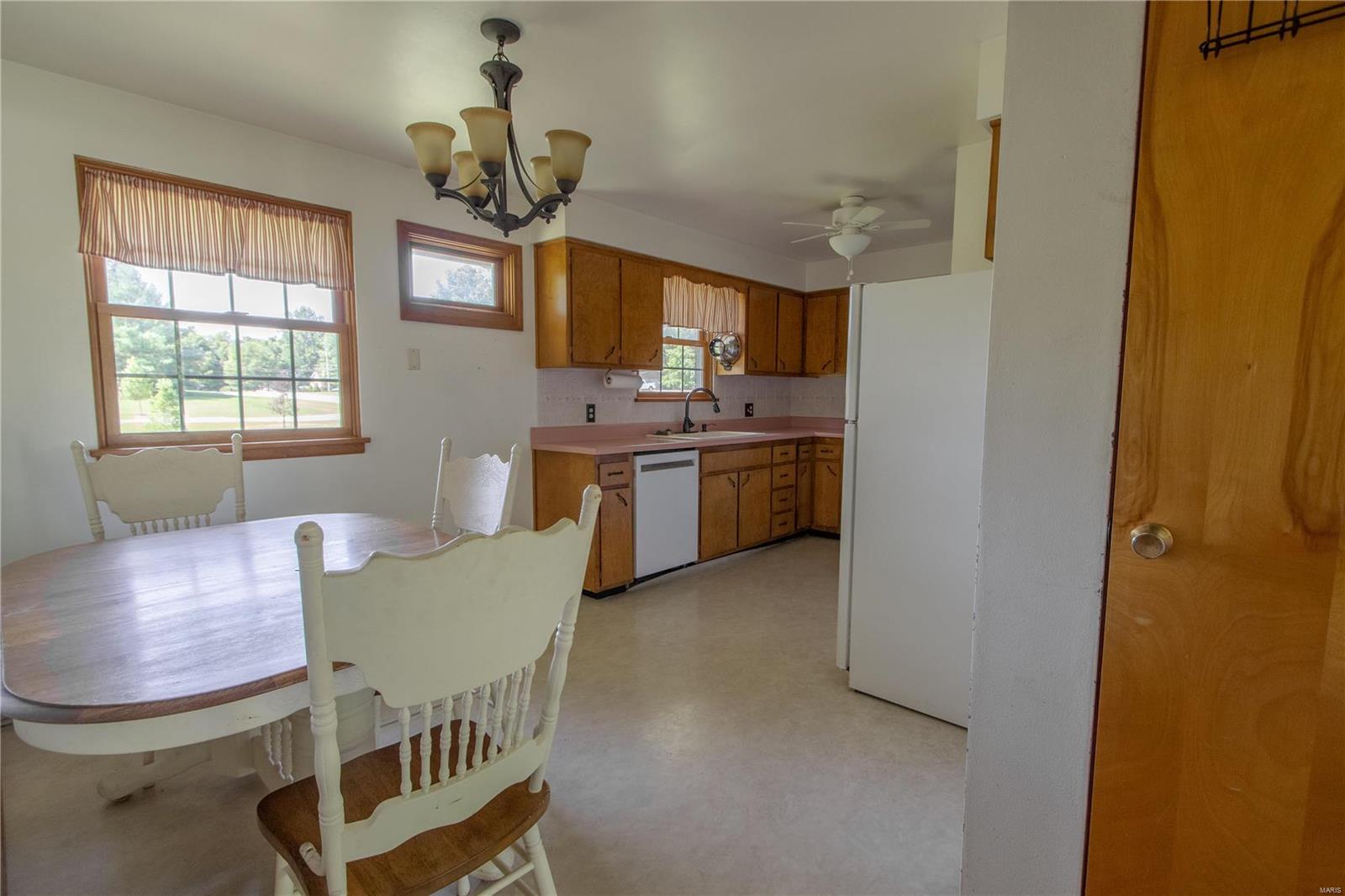 13804 St Rose Road Highland, IL 62249 - Photo 6 of 27