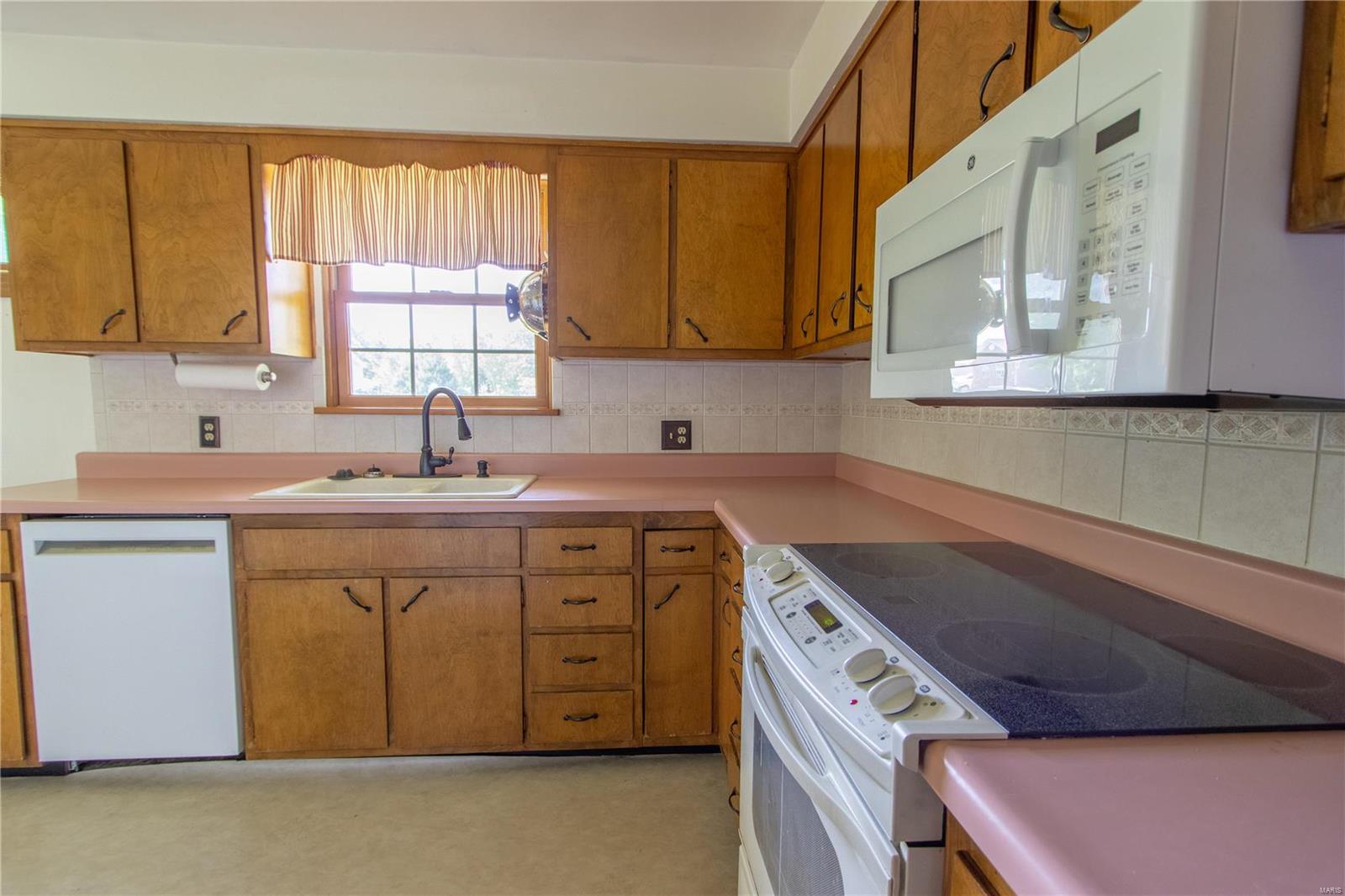 13804 St Rose Road Highland, IL 62249 - Photo 7 of 27