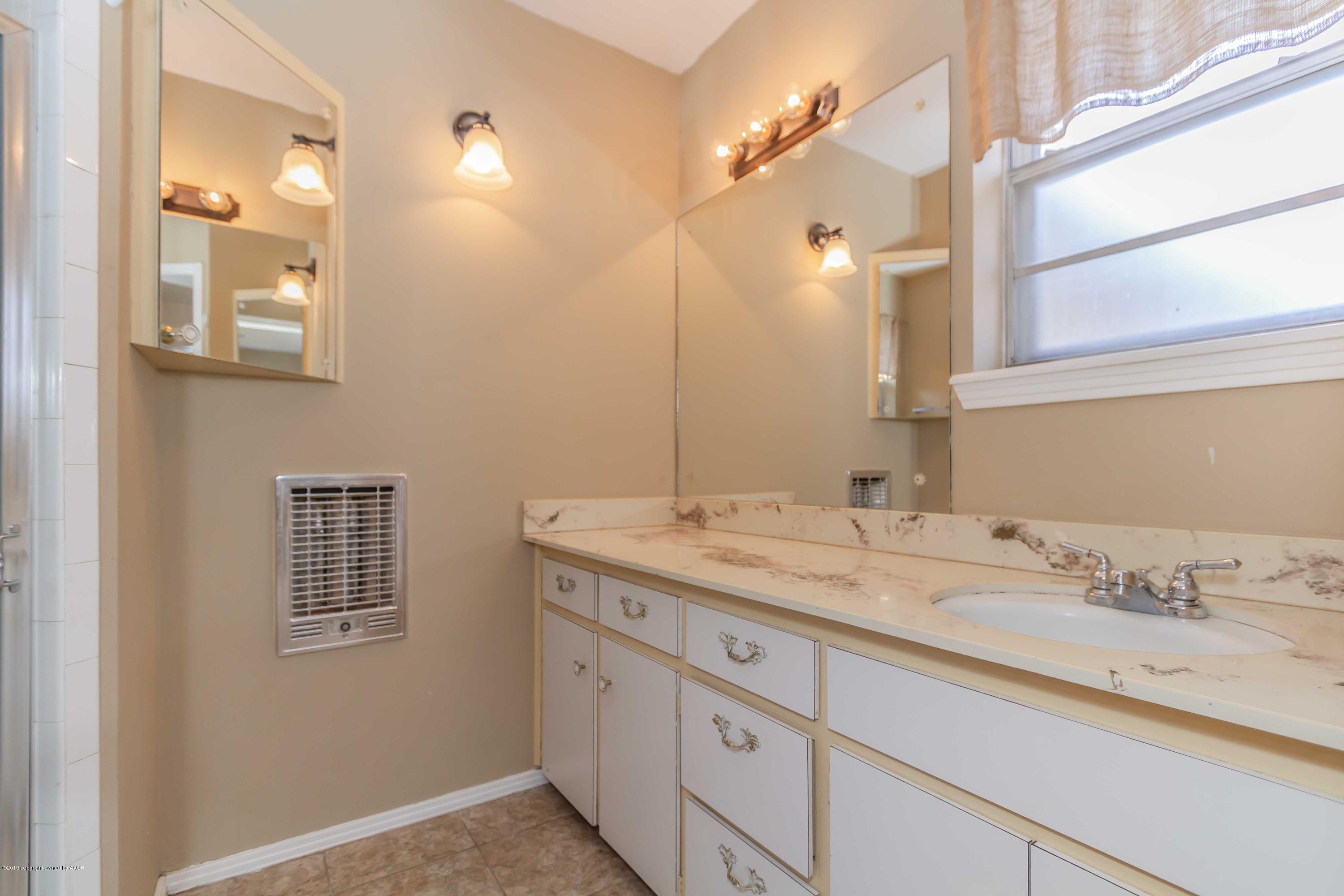 3313 Kingston Road Amarillo, TX 79106 - Photo 24 of 41 MASTER BATH VIEW 1