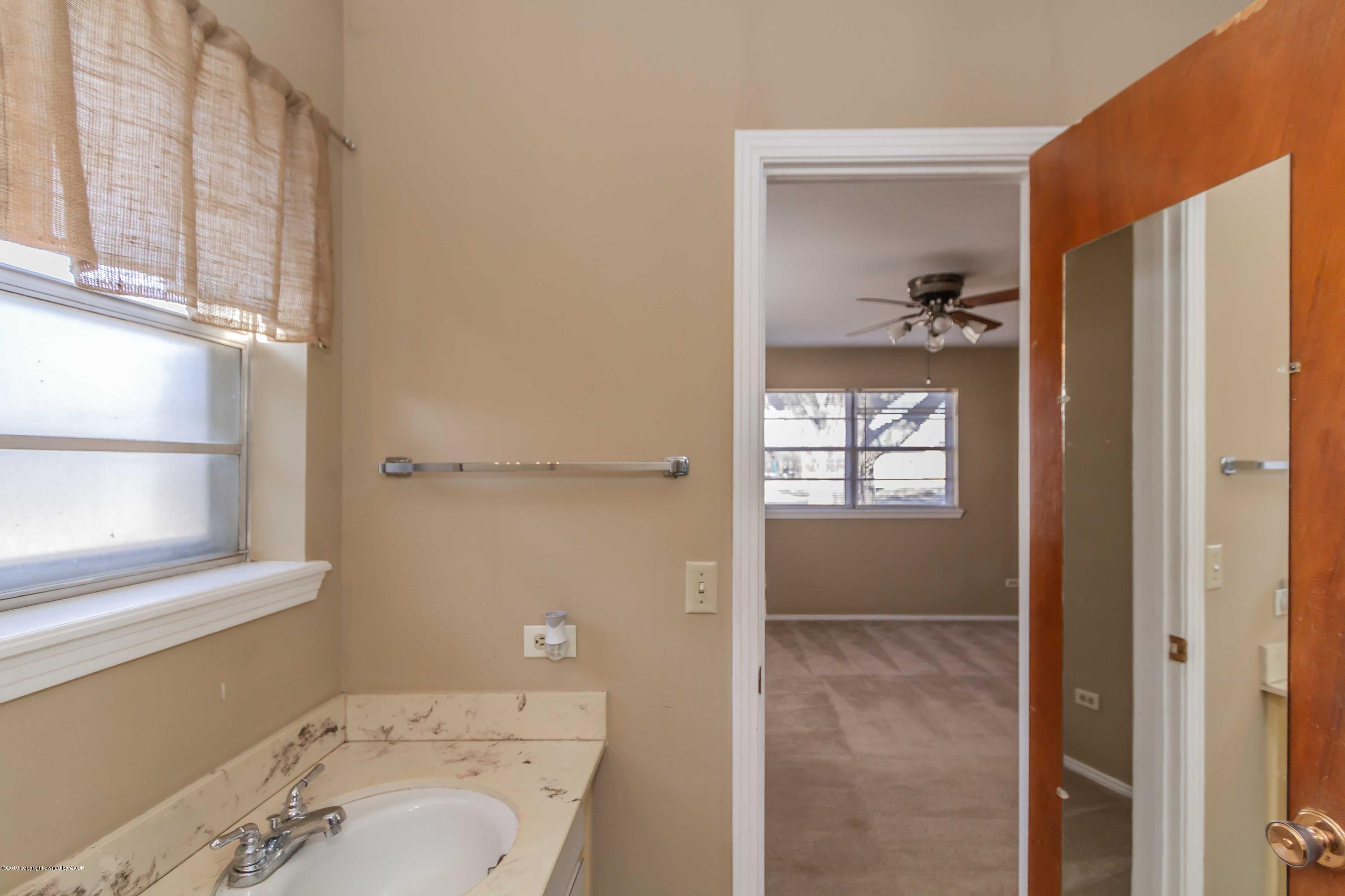 3313 Kingston Road Amarillo, TX 79106 - Photo 25 of 41 MASTER BATH VIEW 2