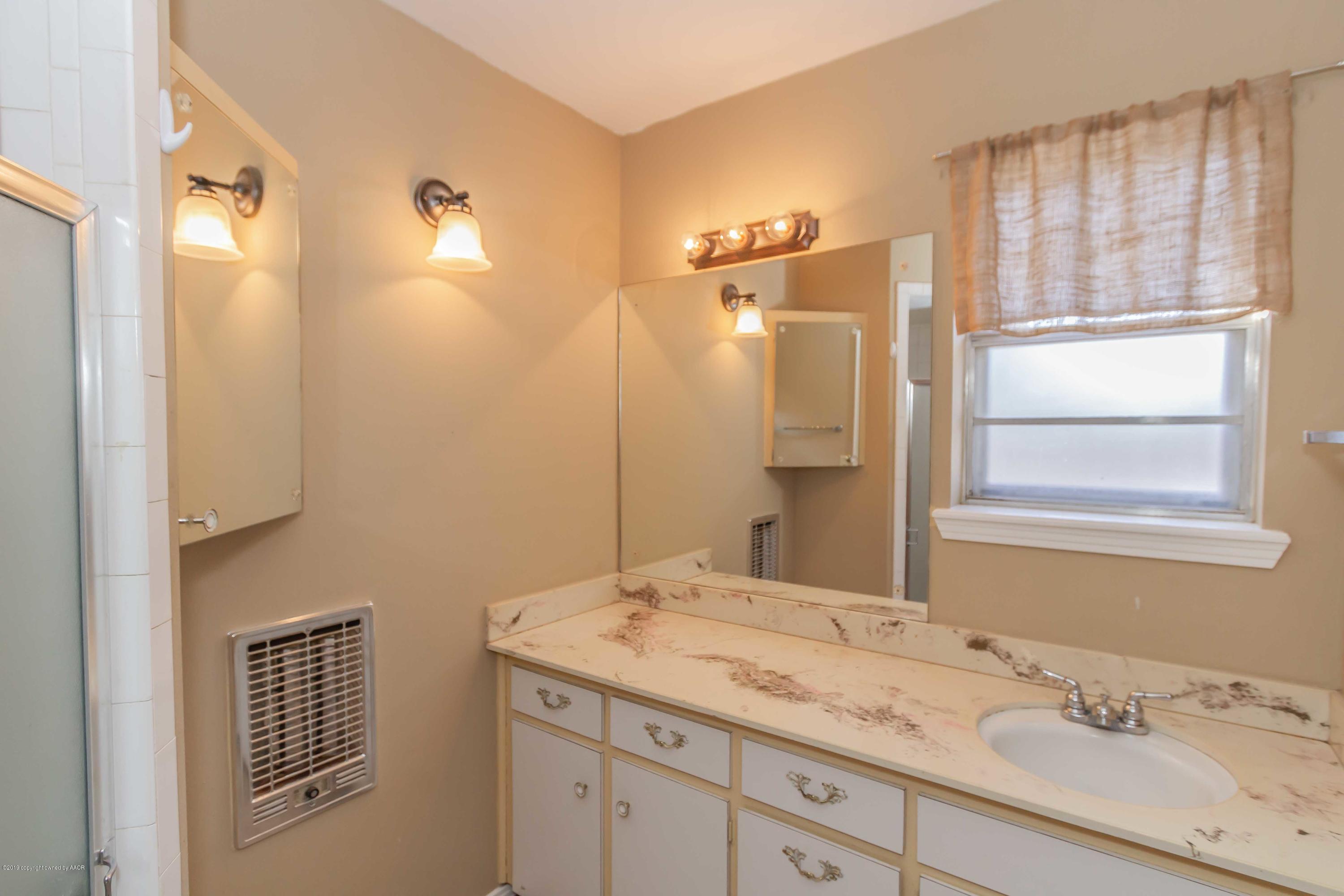 3313 Kingston Road Amarillo, TX 79106 - Photo 26 of 41 MASTER BATH VIEW 3