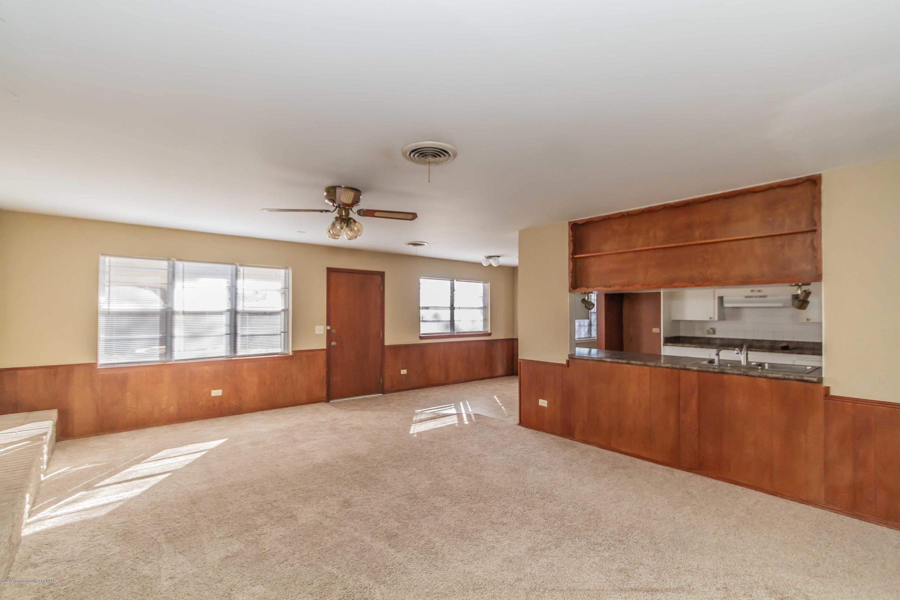 3313 Kingston Road Amarillo, TX 79106 - Photo 8 of 41 LIVING ROOM VIEW 3