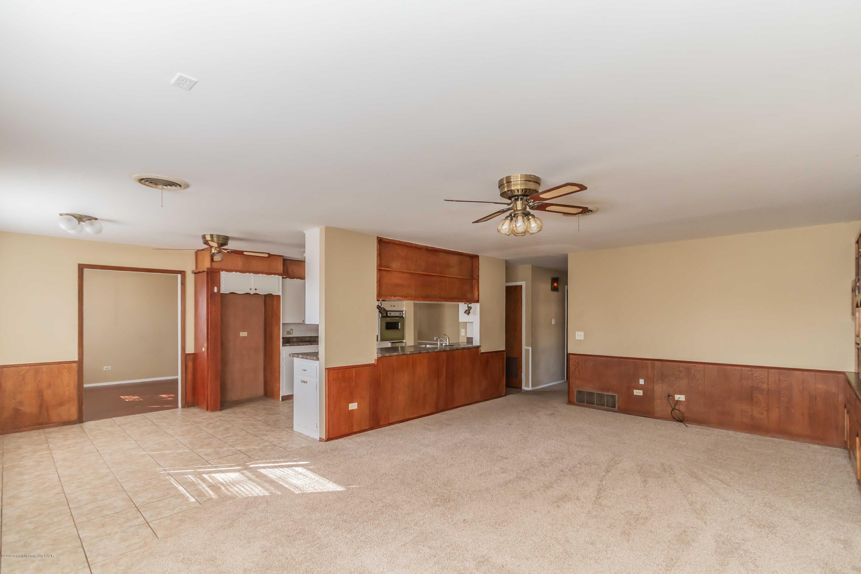 3313 Kingston Road Amarillo, TX 79106 - Photo 9 of 41 LIVING ROOM VIEW 4
