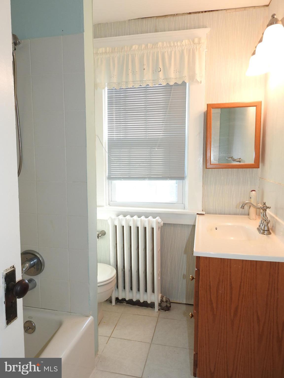 3508 Georgetown Road Baltimore, MD 21227 - Photo 24 of 27 Bath