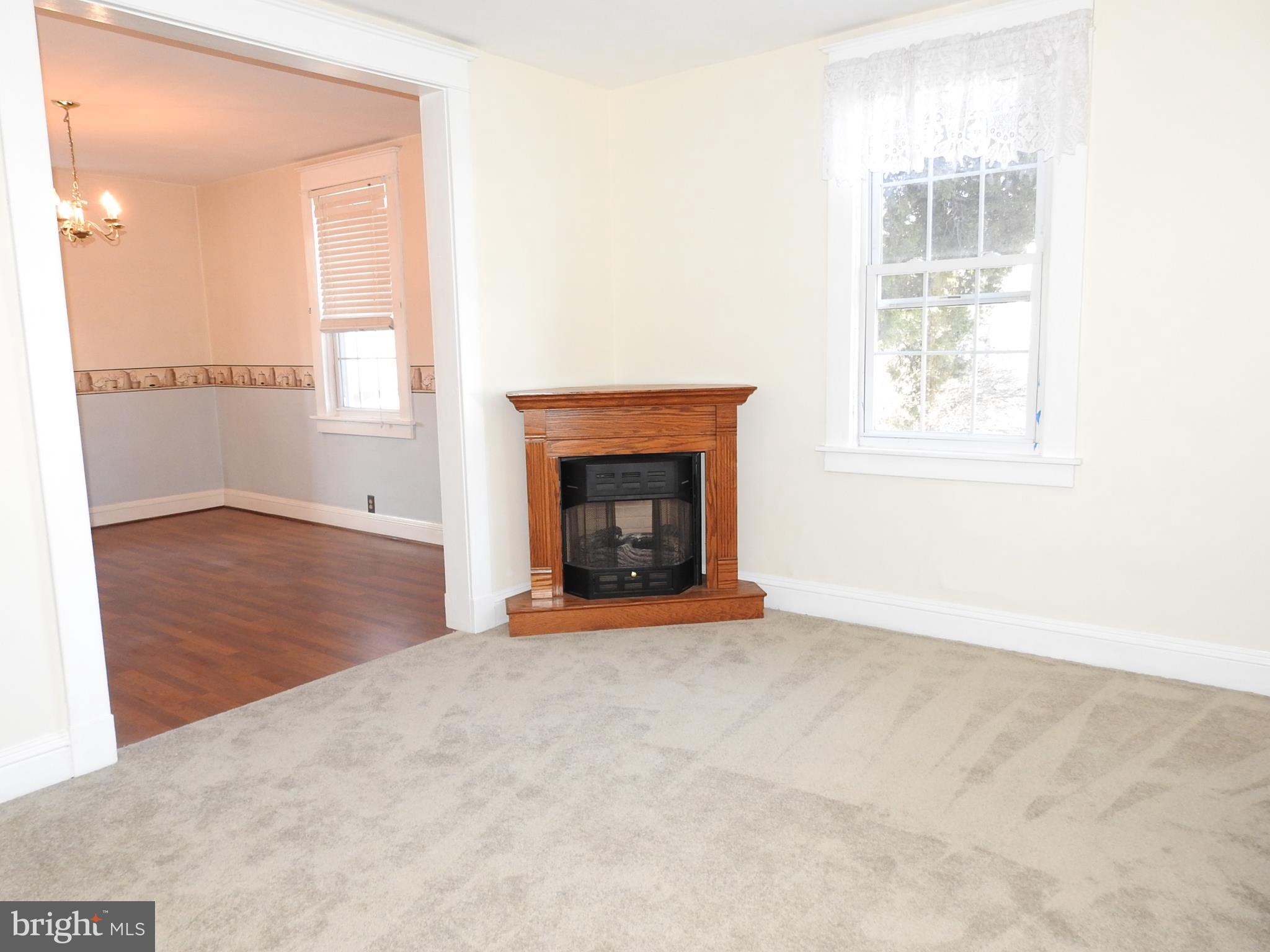 3508 Georgetown Road Baltimore, MD 21227 - Photo 6 of 27 Living Room