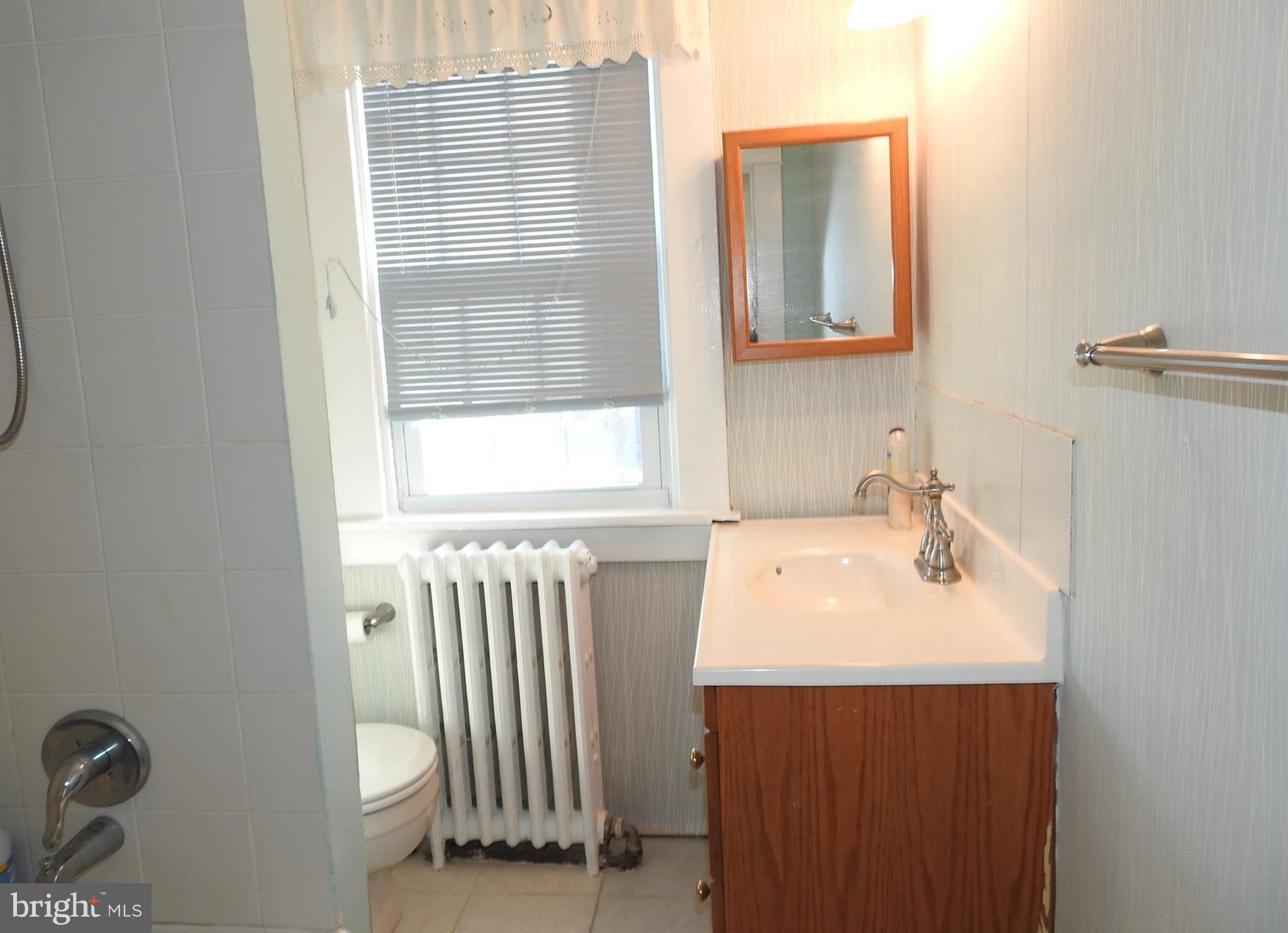 3508 Georgetown Road Baltimore, MD 21227 - Photo 7 of 27 Bath