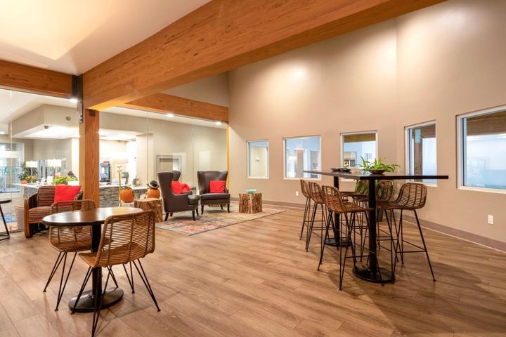 111 Center Street, Unit 355 Lake Geneva, WI 53147 - Photo 27 of 47 Lounge
