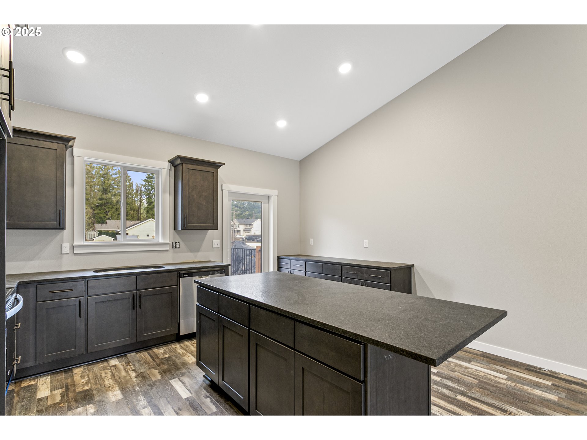 158 East H Street Vernonia, OR 97064 - Photo 6 of 33 a kitchen with a sink a window and appliances