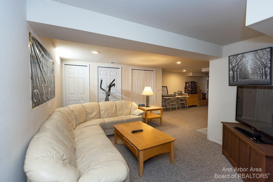 689 Glenwyth Road Brighton, MI 48116 - Photo 21 of 52 finished basement