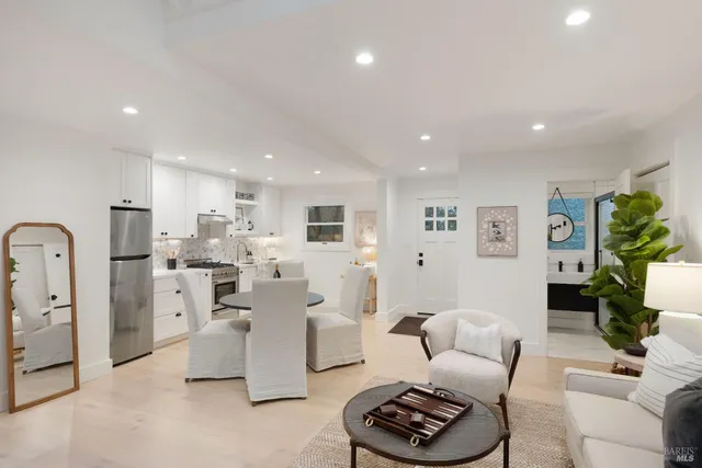 $2,495,000 | 13605 Garric Avenue, Glen Ellen, CA 95442