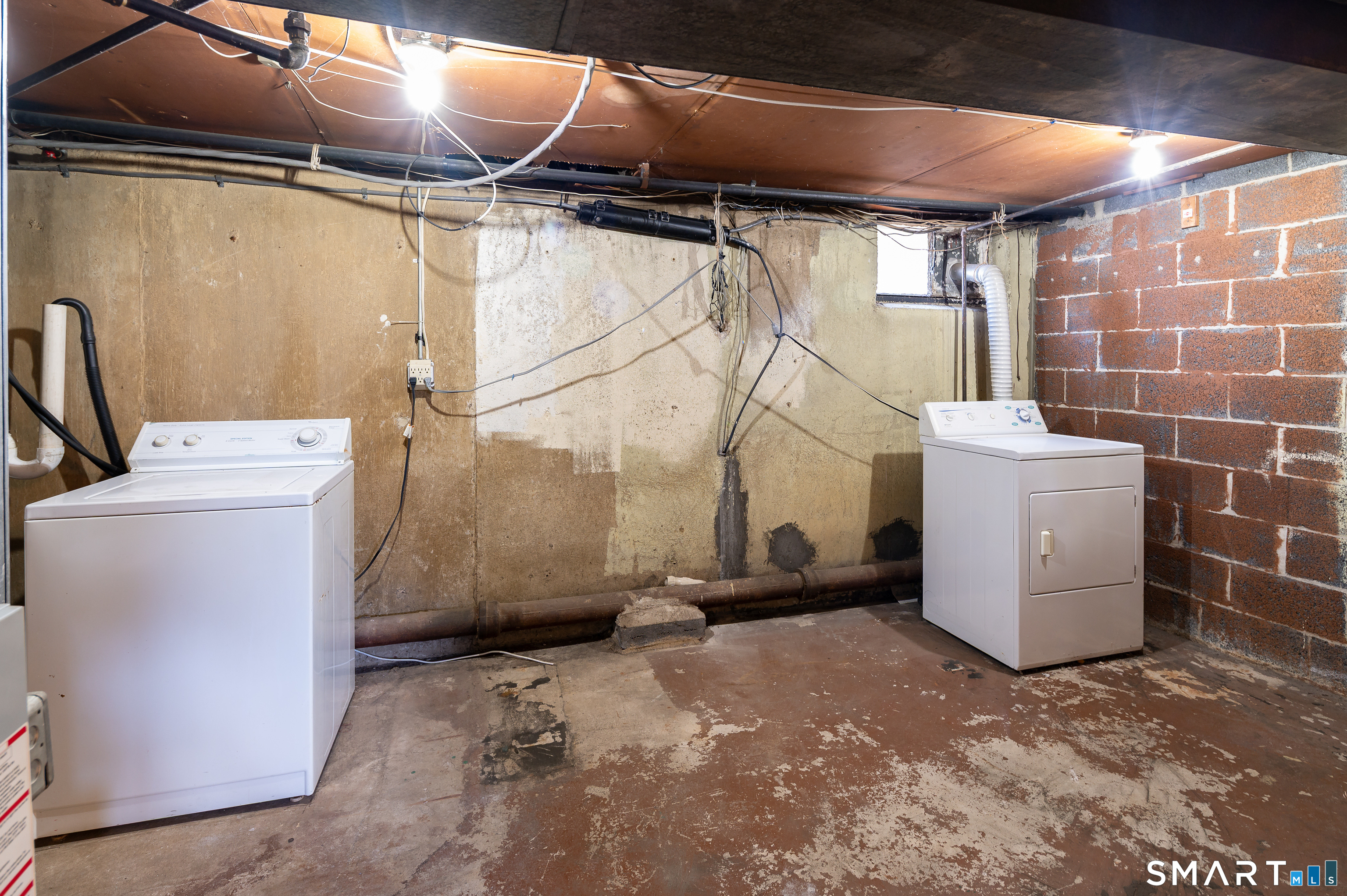 221 Sylvan Knoll Road Stamford, CT 06902 - Photo 17 of 22 a view of a storage & utility room