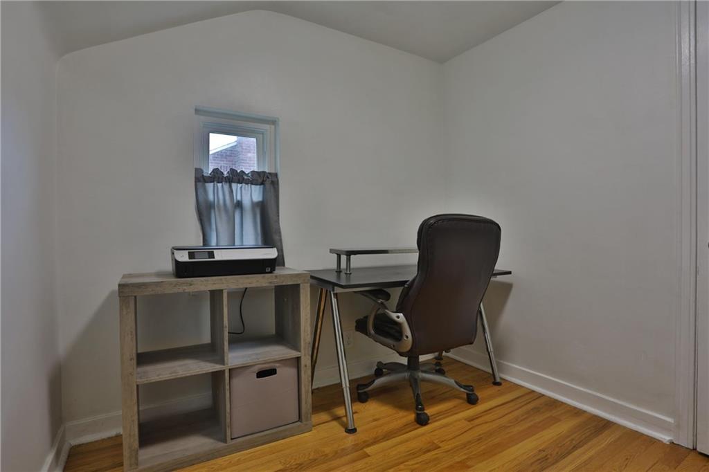 526 Weyman Road Pittsburgh, PA 15236 - Photo 3 of 11 Gallery Image 3