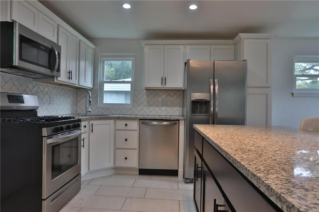 526 Weyman Road Pittsburgh, PA 15236 - Photo 8 of 11 Gallery Image 8