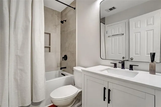 $3,300 | 702 Surrey Park Place Southeast, Smyrna, GA 30080