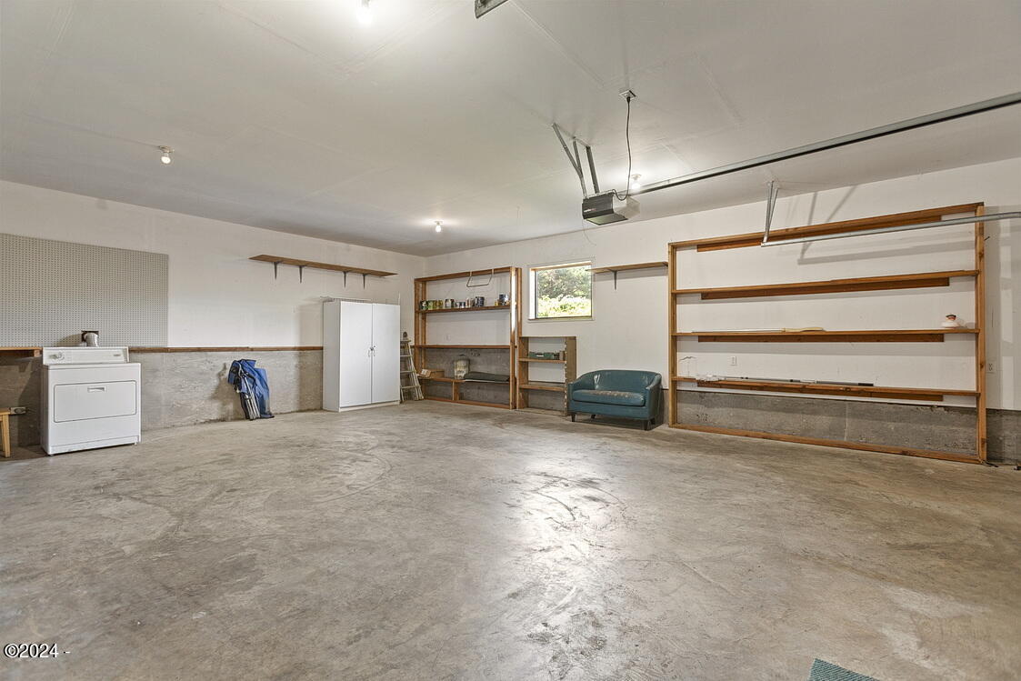 154 Shell Street Yachats, OR 97498 - Photo 42 of 57 Garage