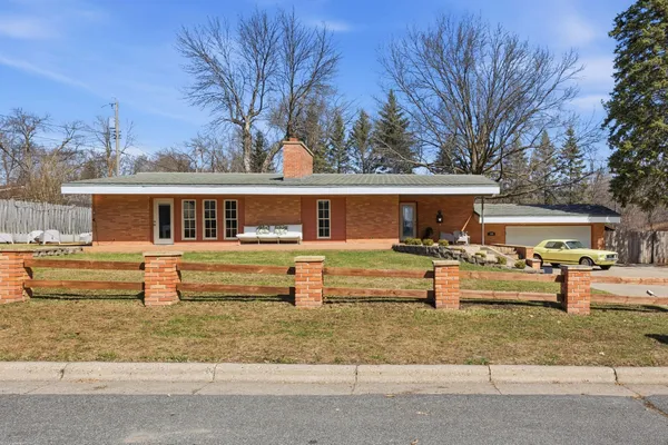 $475,000 | 130 Fairlawn Avenue East, Winsted, MN 55395