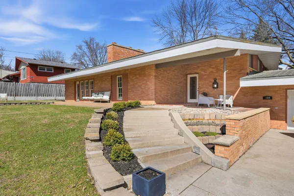 $475,000 | 130 Fairlawn Avenue East, Winsted, MN 55395