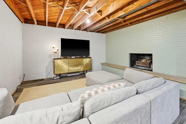 $475,000 | 130 Fairlawn Avenue East, Winsted, MN 55395