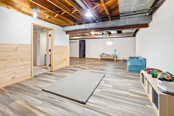 $475,000 | 130 Fairlawn Avenue East, Winsted, MN 55395