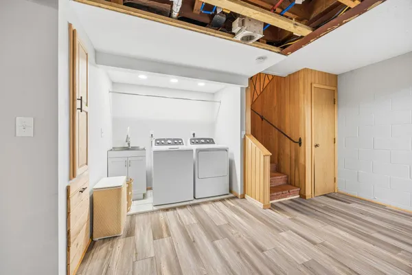 $475,000 | 130 Fairlawn Avenue East, Winsted, MN 55395