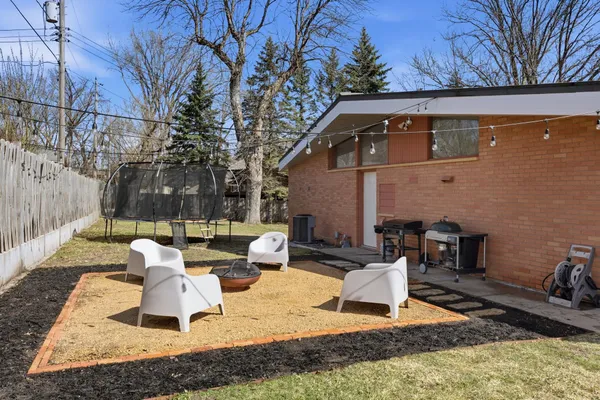 $475,000 | 130 Fairlawn Avenue East, Winsted, MN 55395