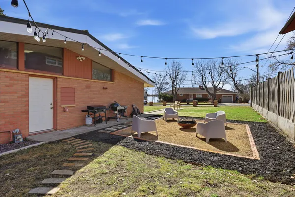 $475,000 | 130 Fairlawn Avenue East, Winsted, MN 55395