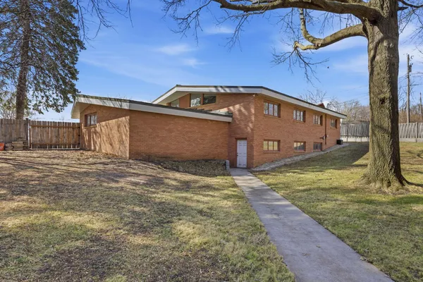 $475,000 | 130 Fairlawn Avenue East, Winsted, MN 55395