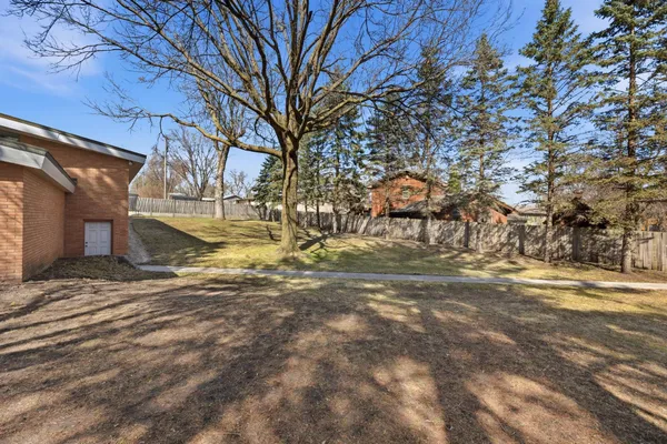 $475,000 | 130 Fairlawn Avenue East, Winsted, MN 55395