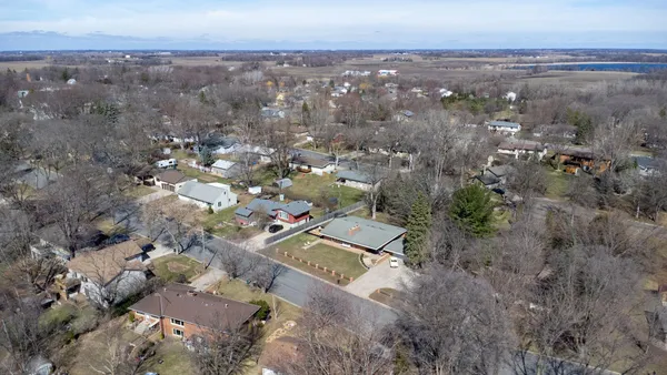 $475,000 | 130 Fairlawn Avenue East, Winsted, MN 55395