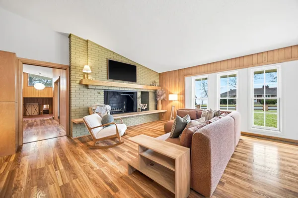 $475,000 | 130 Fairlawn Avenue East, Winsted, MN 55395