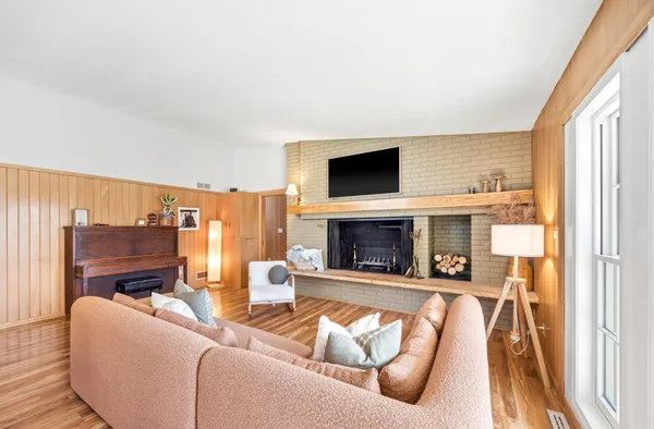 $475,000 | 130 Fairlawn Avenue East, Winsted, MN 55395