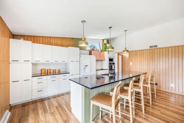 $475,000 | 130 Fairlawn Avenue East, Winsted, MN 55395