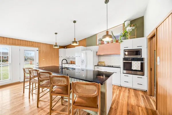 $475,000 | 130 Fairlawn Avenue East, Winsted, MN 55395