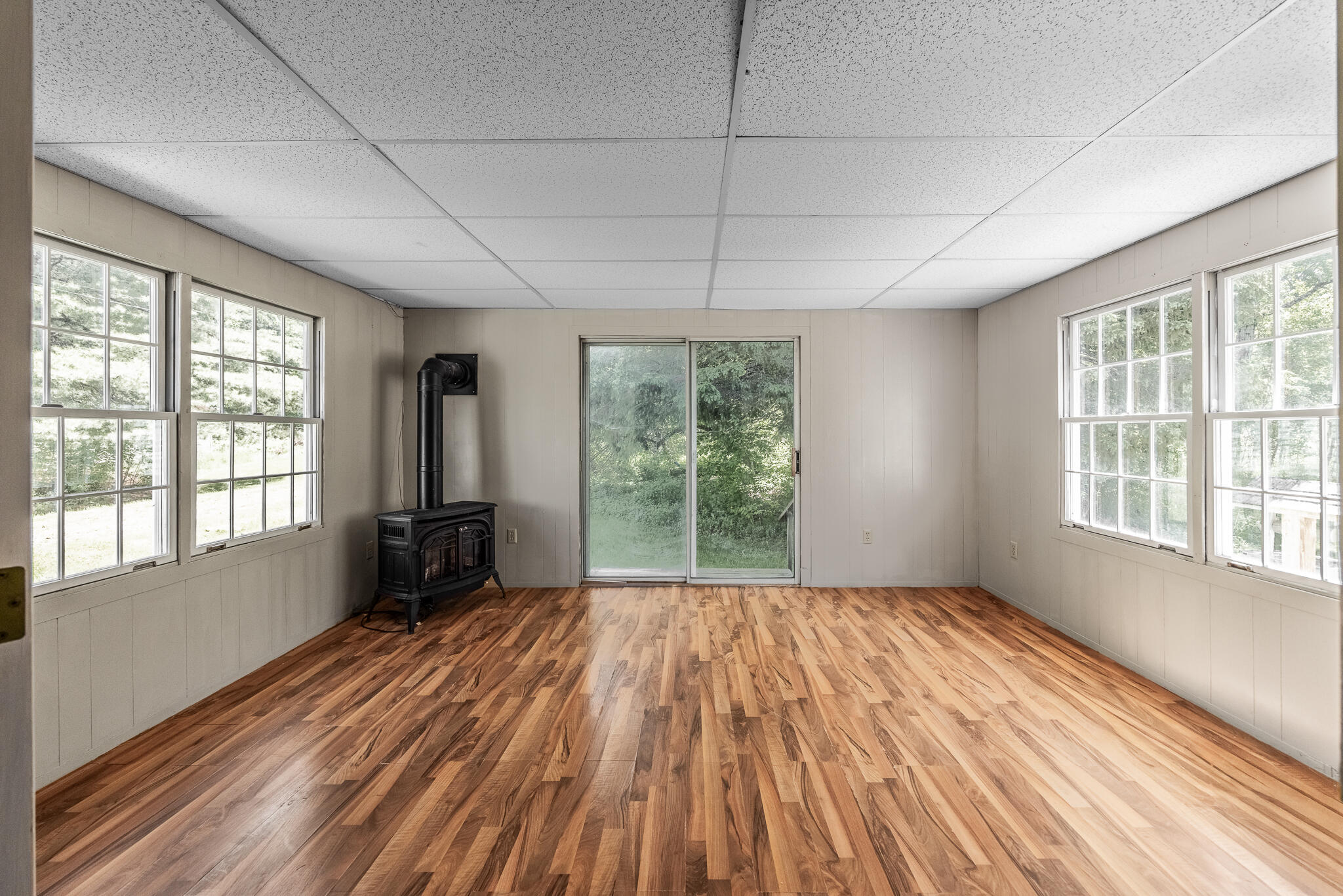 807 Higgins Road Pittsfield, ME 04967 - Photo 28 of 83 Sun Room