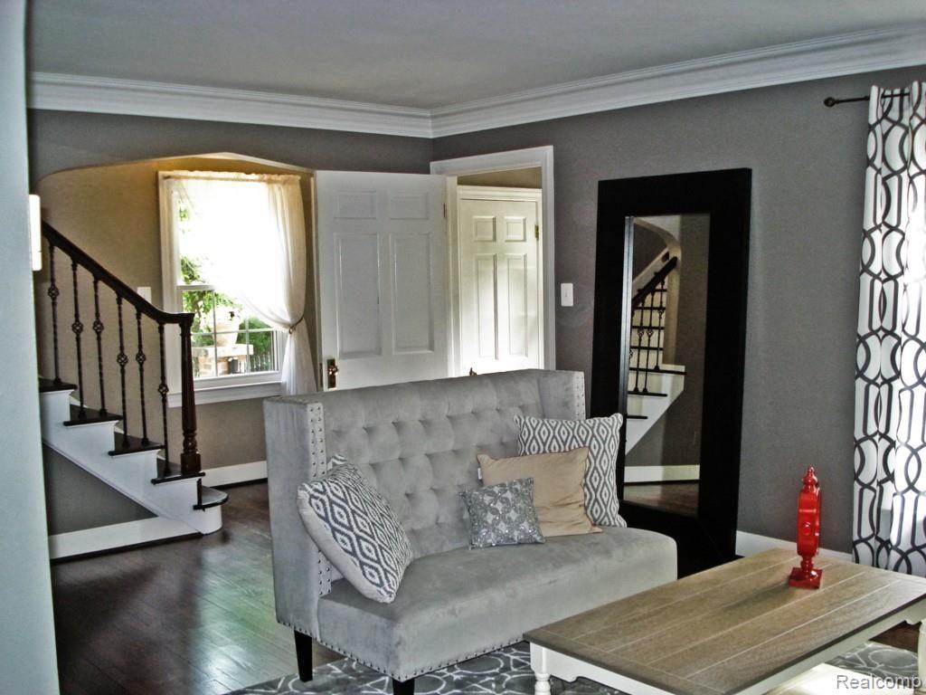 284 Fisher Road Grosse Pointe, MI 48230 - Photo 62 of 69 DSC04956.jpg
