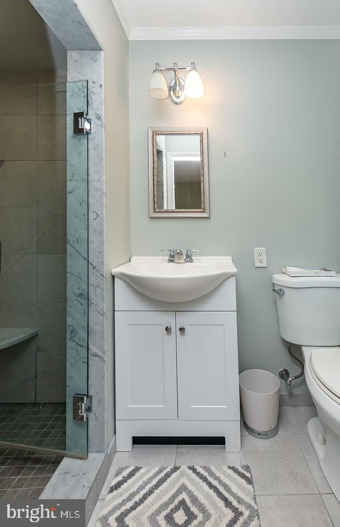 2325 Poplar Road Havertown, PA 19083 - Photo 18 of 34 Hallway Bathroom
