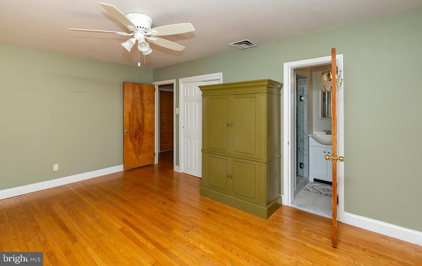 2325 Poplar Road Havertown, PA 19083 - Photo 19 of 34