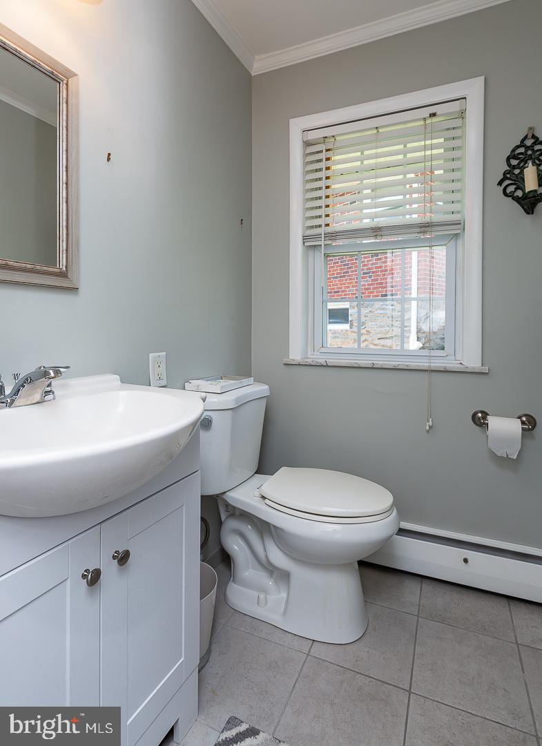 2325 Poplar Road Havertown, PA 19083 - Photo 21 of 34 Primary Bedroom Bathroom