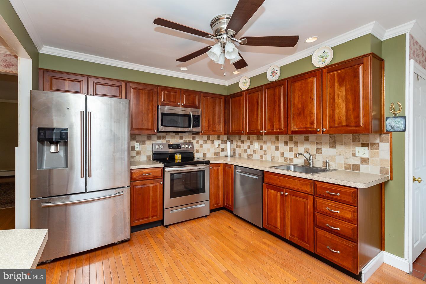 2325 Poplar Road Havertown, PA 19083 - Photo 7 of 34