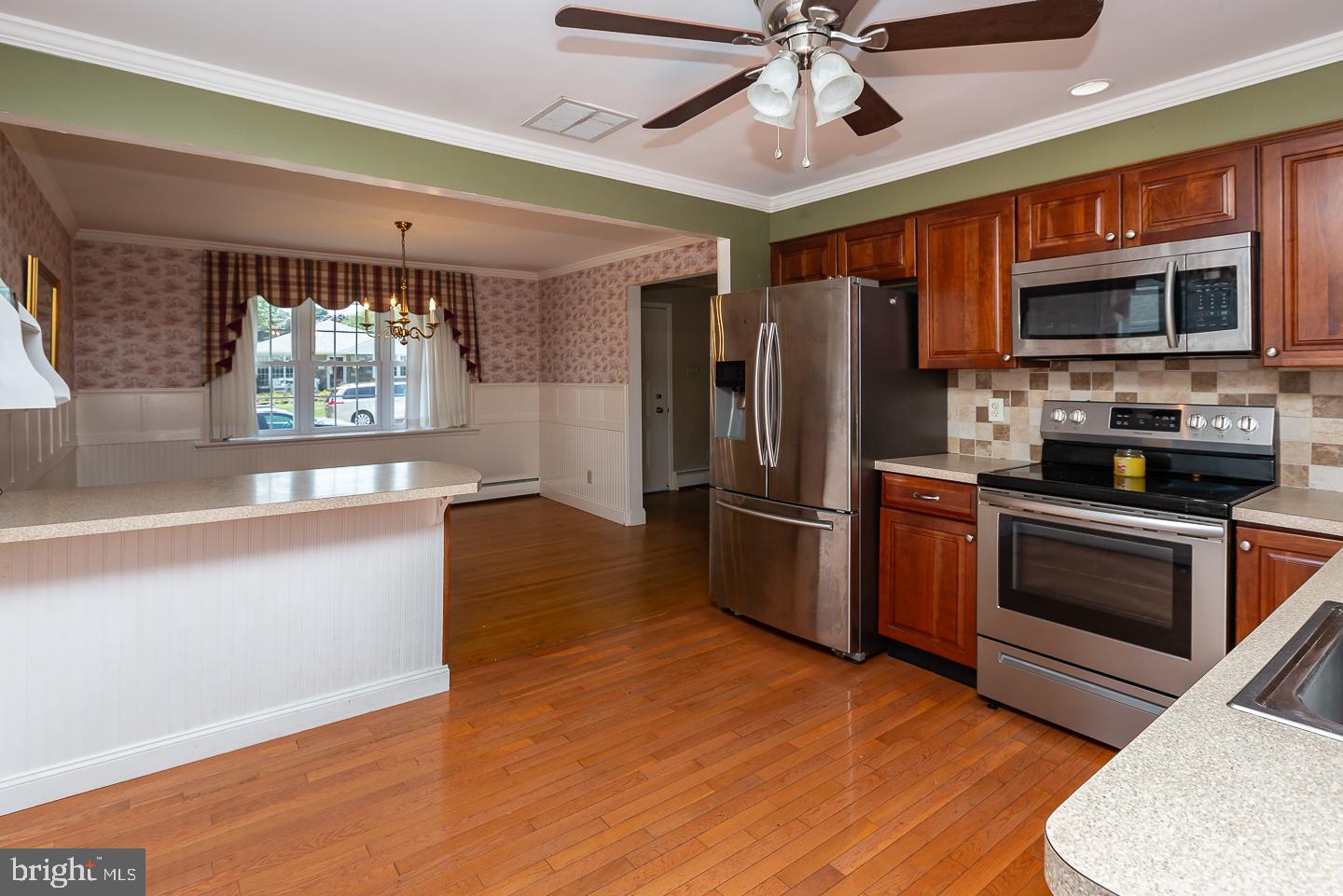 2325 Poplar Road Havertown, PA 19083 - Photo 8 of 34