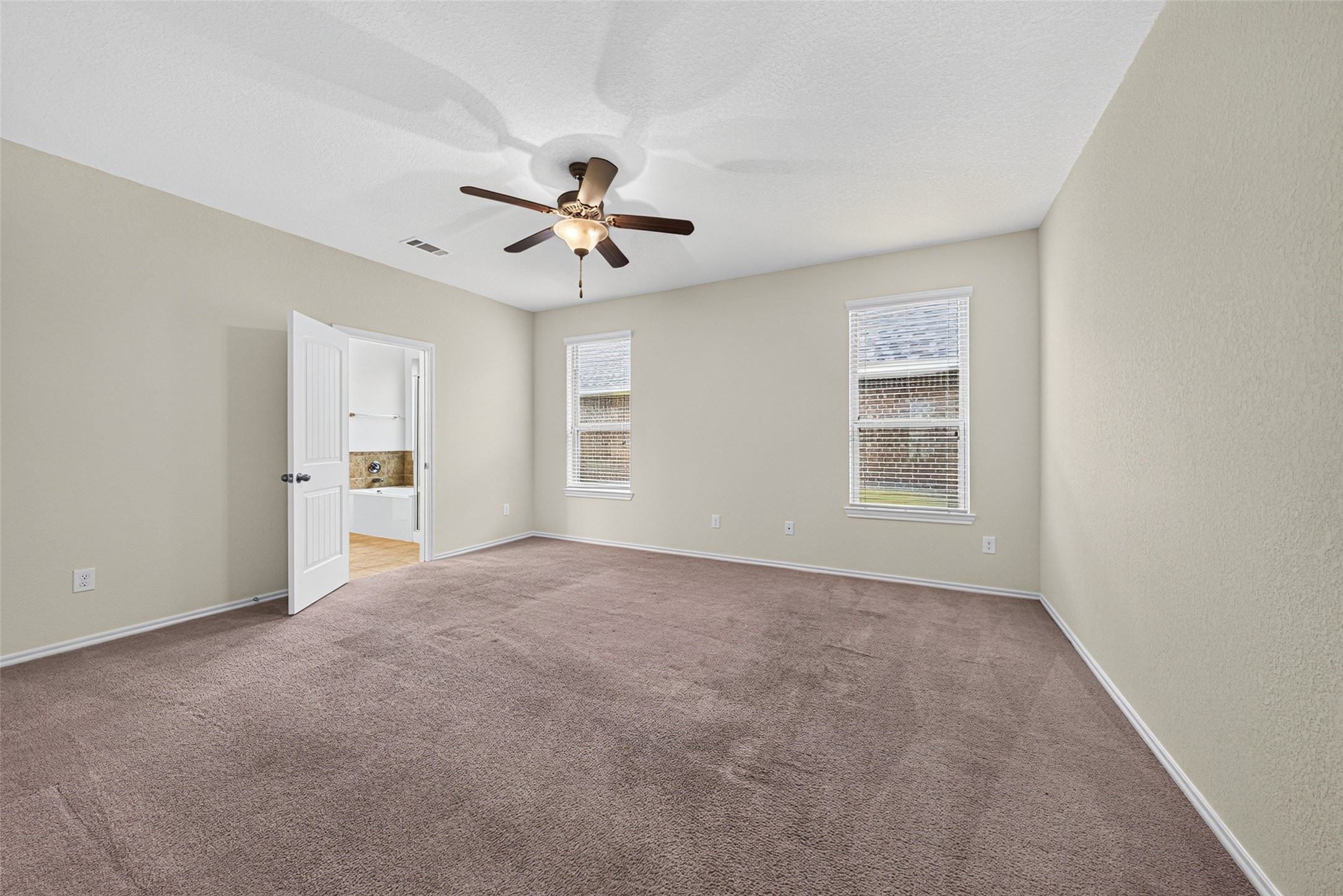 19023 Pinewood Point Lane Tomball, TX 77377 - Photo 9 of 44 Gallery Image 9