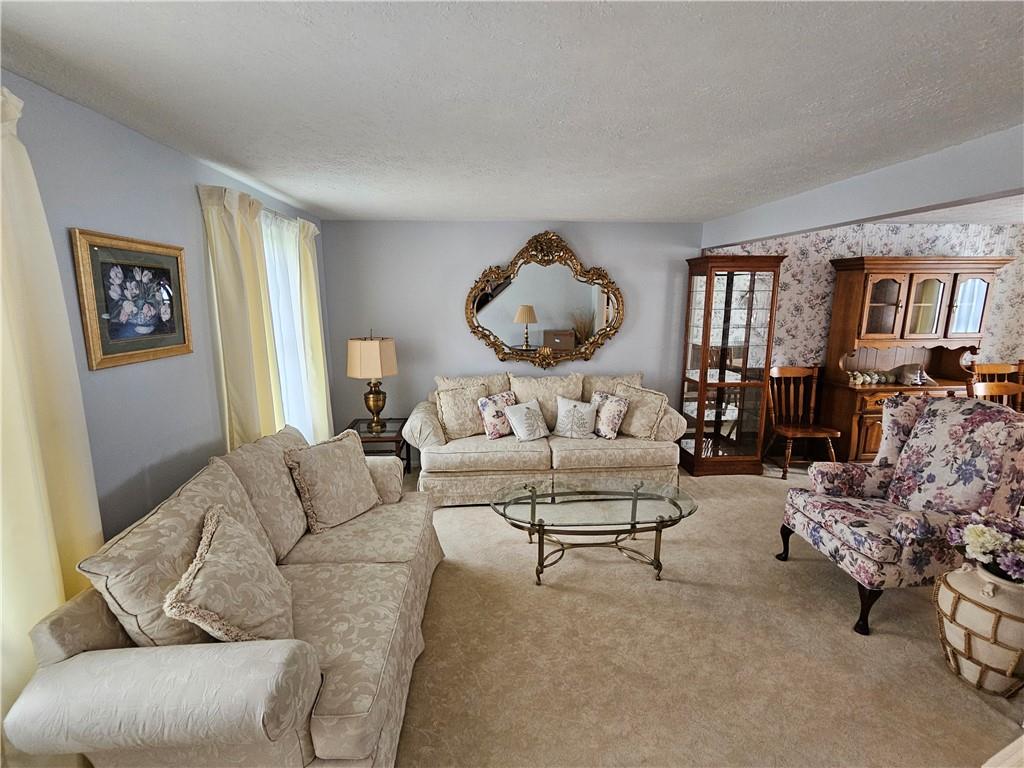 232 Oberlin Drive Butler, PA 16001 - Photo 5 of 36 Living Room