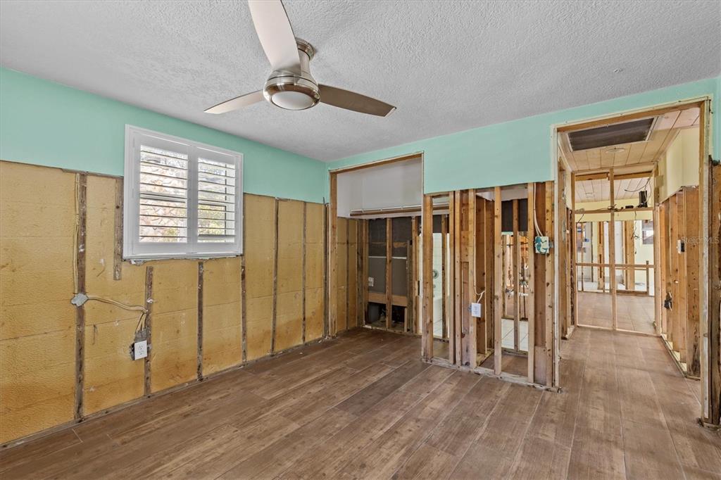 6090 Waverly Road Weeki Wachee, FL 34607 - Photo 37 of 40 Gallery Image 37