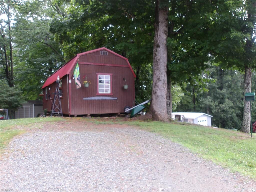 1406 Rainbow Trail Boone, NC 28607 - Photo 8 of 35